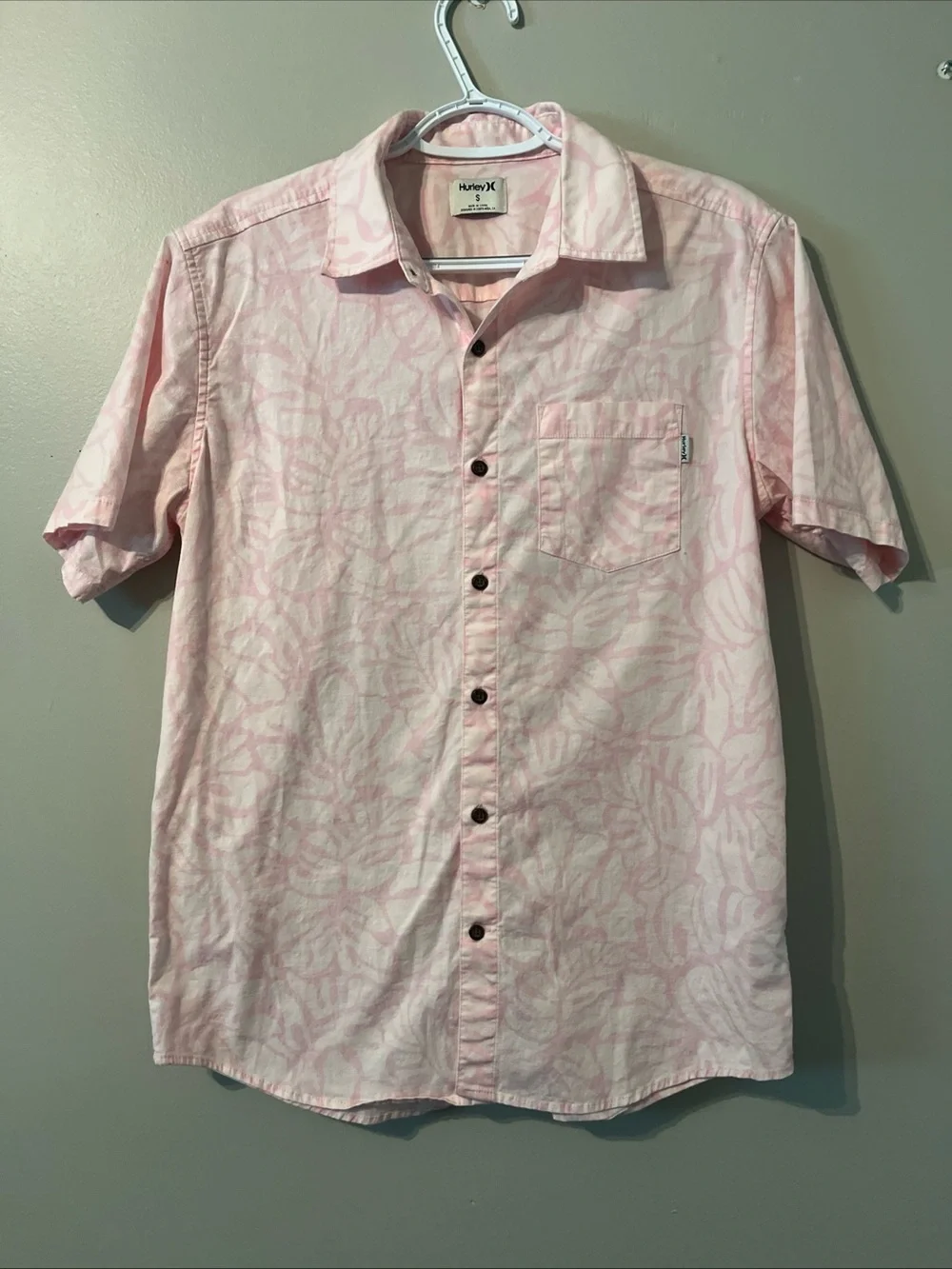 Hurley OAO Lido Stretch Mens Small Pink Floral Short Sleeve Button Front Shirt